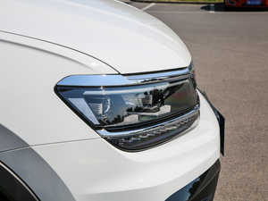 2018380TSI (q)R-Line (x)(ji)^