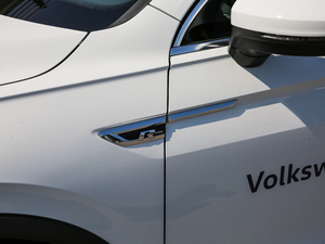 2018380TSI (q)R-Line (x)(ji)^