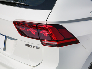 2018380TSI (q)R-Line (x)(ji)^