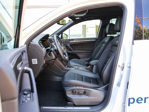 2018380TSI (q)R-Line g