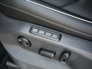 2018380TSI (q)R-Line g