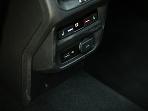 2018380TSI (q)R-Line g