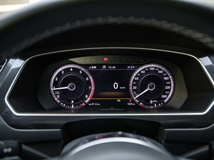 2018380TSI R-Line п؅^