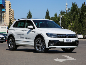 2018380TSI (q)R-Line w^