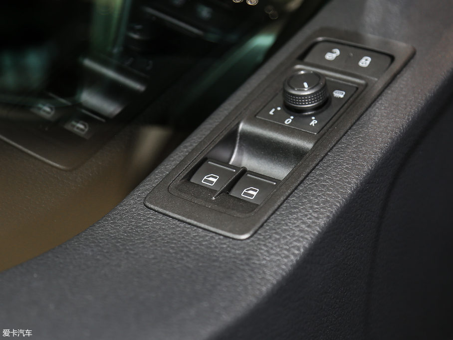 2018��P·�� 2.0TSI �����A�� 7��