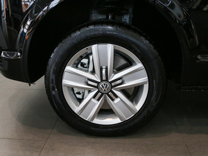 2018款2.0TSI 四驱舒适版 9座 轮圈