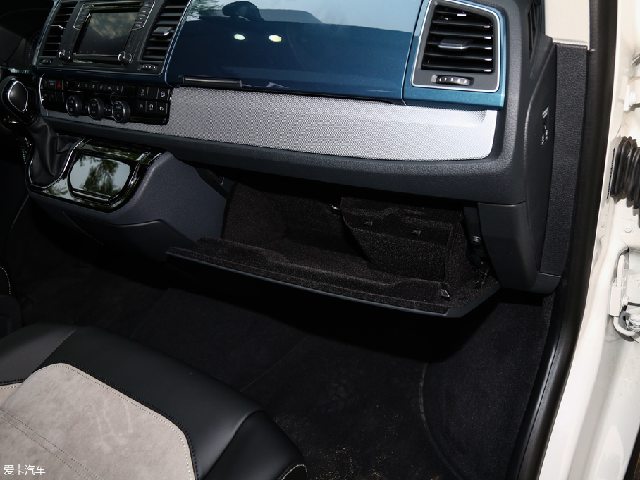 2018���~���� 2.0TSI ���(q��)���A�� 6��