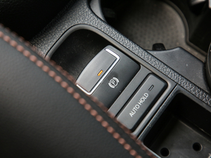 2018款380TSI 尊享型 7座 驻车制动器