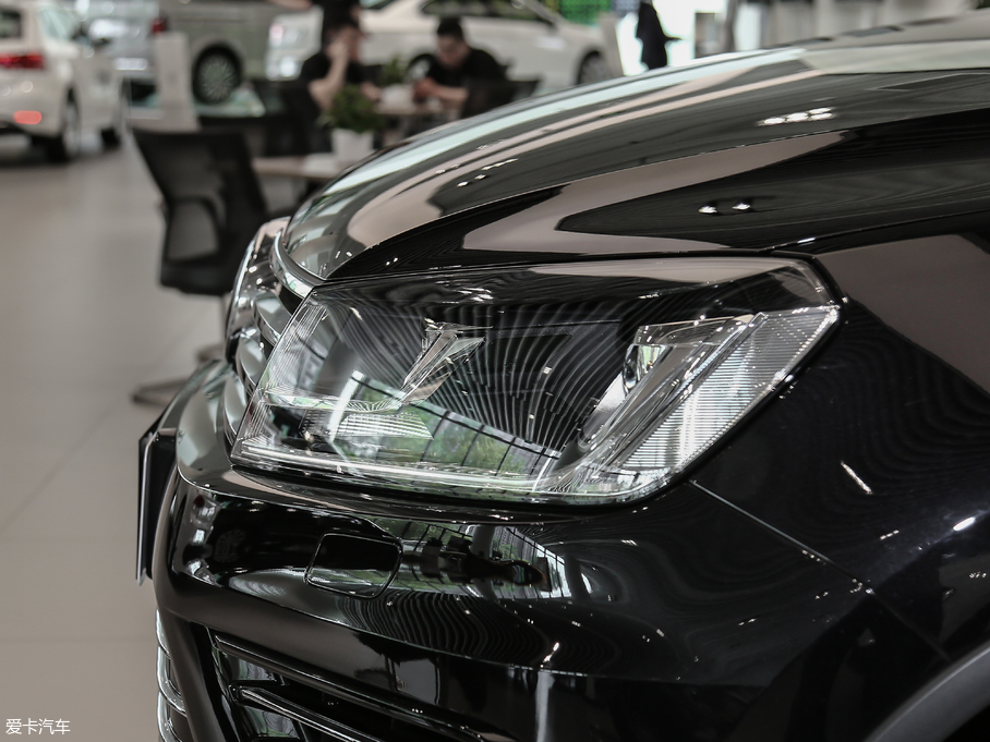 2018;J 3.0 TSI sҫذ