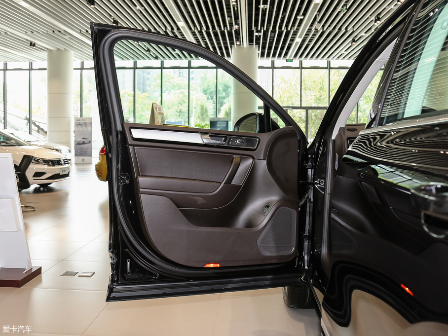 2018;J 3.0 TSI sҫذ