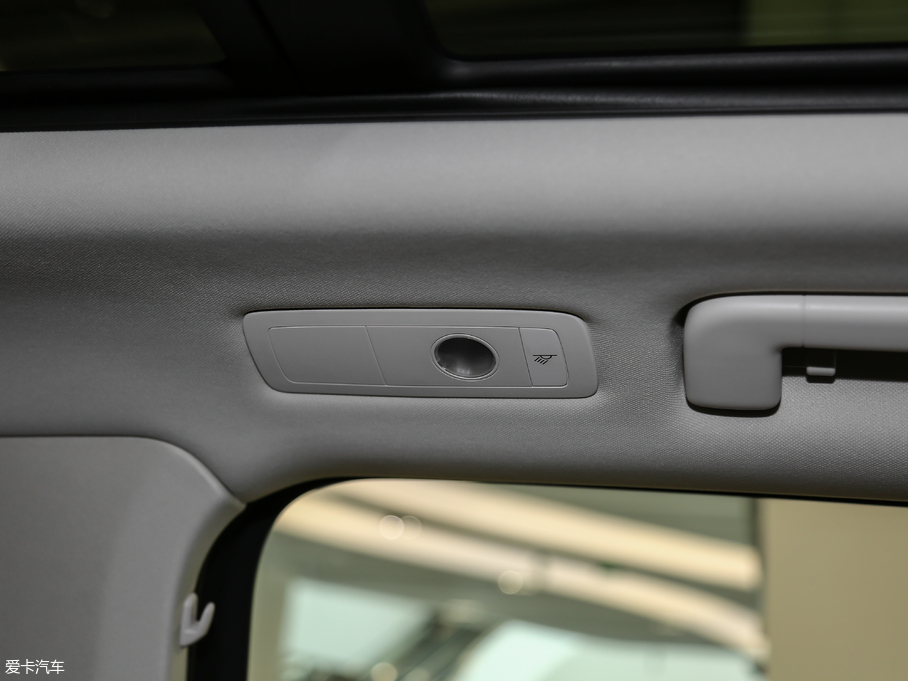 2018;J 3.0 TSI sҫذ