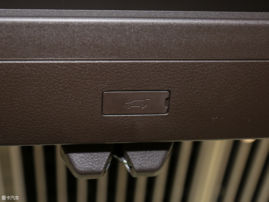 2018;J 3.0 TSI sҫذ