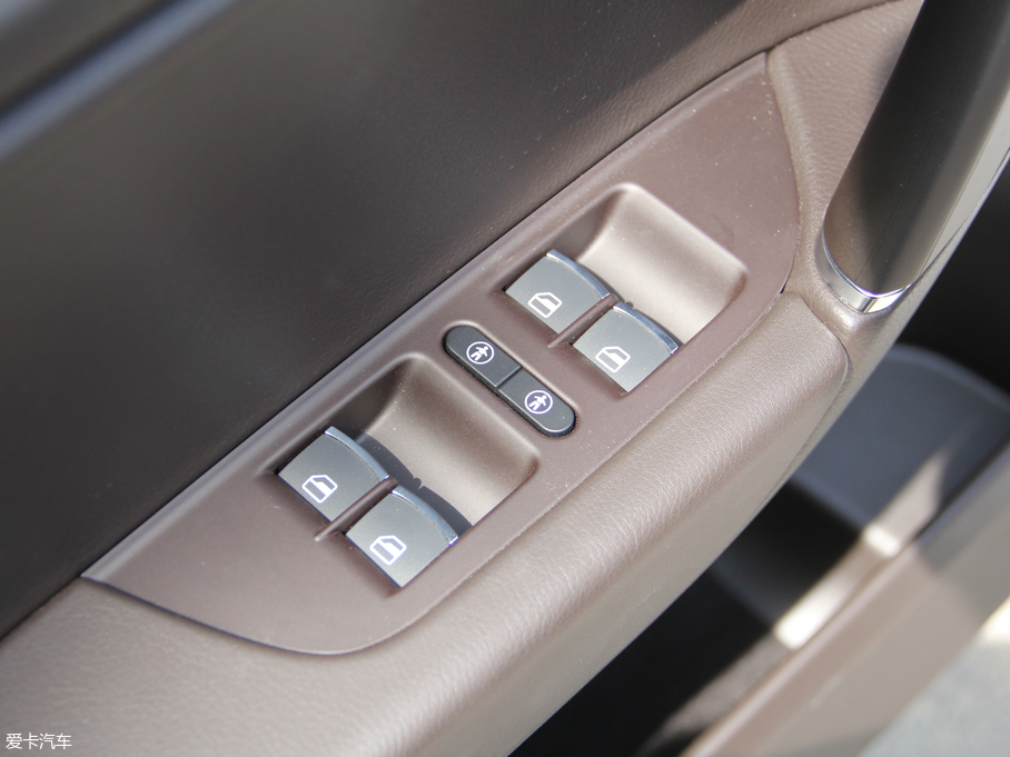 2018;J 3.0 TSI sҫذ