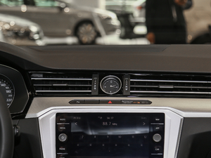 2018380TSI (q)а {(dio)L(fng)