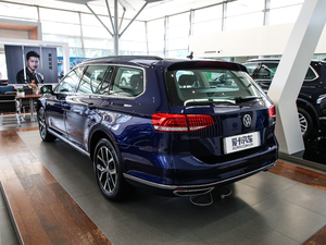 2018款380TSI 两驱舒行版 左后45度