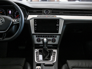 2018款380TSI 两驱舒行版 中控台