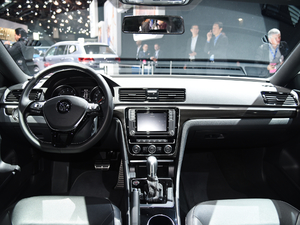 2018��GT �п؅^