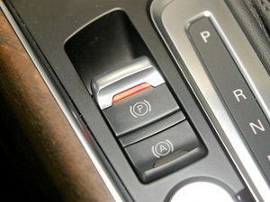 2010款3.2L 运动版 中控区