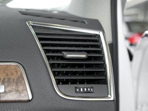 2010款3.2L 运动版 中控区