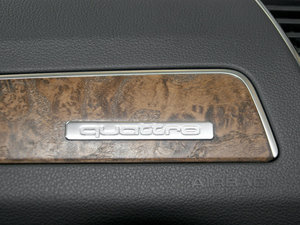 2010款3.2L 运动版 中控区