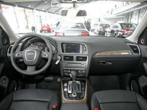 2010款3.2L 运动版 内饰全景