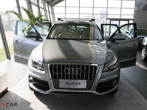 2010款2.0T 限量运动版 车门全开