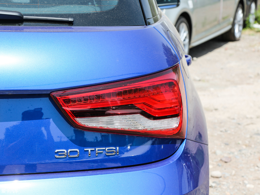 2018?yun)WA1 30 TFSI ذ