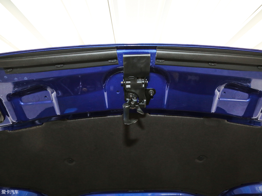 2018?yun)WA1 30 TFSI ذ