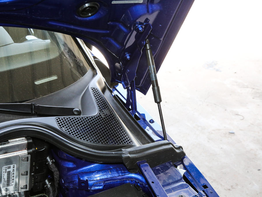 2018?yun)WA1 30 TFSI ذ