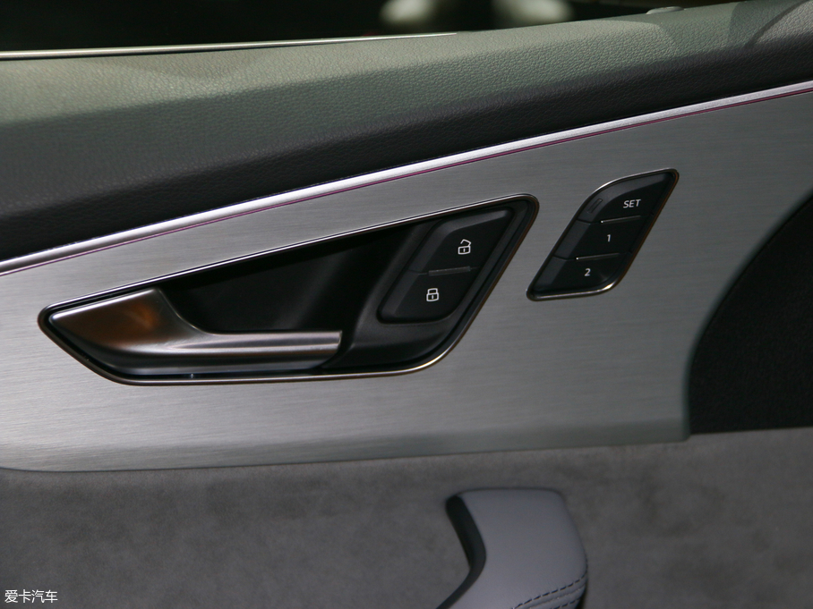 2018��W��Q8 ������