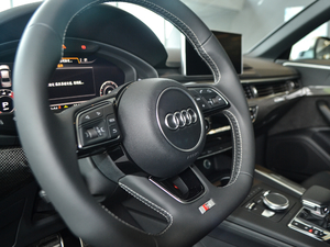 2018��3.0TFSI �п؅^