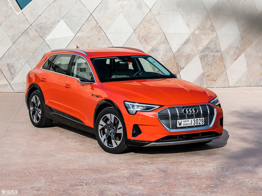 2020?yun)We-tron(M(jn)) 55 quattro r(sh)