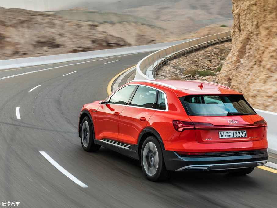 2020?yun)We-tron(M(jn)) 55 quattro r(sh)