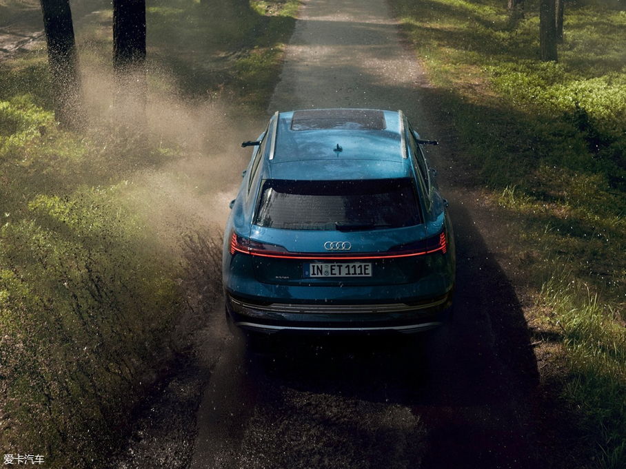 2020?yun)We-tron(M(jn)) 55 quattro r(sh)