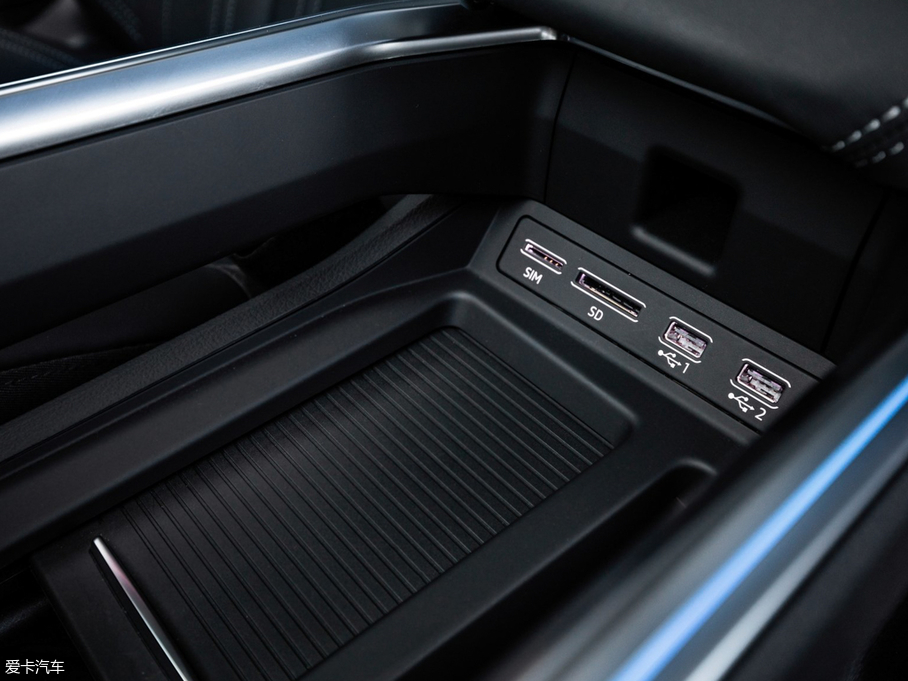 2020We-tron(M) 55 quattro r