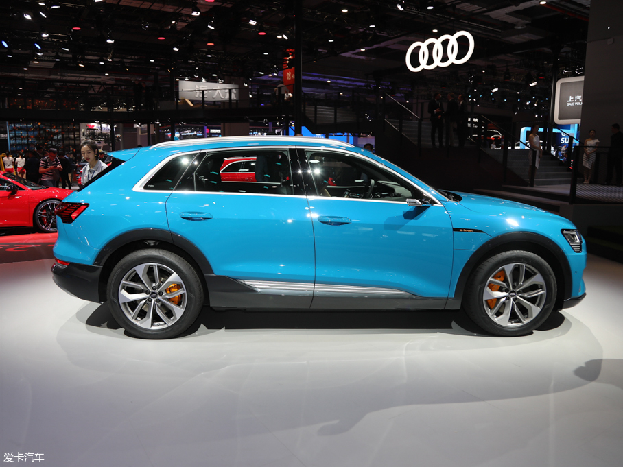 2020?yun)We-tron(M(jn)) 55 quattro r(sh)