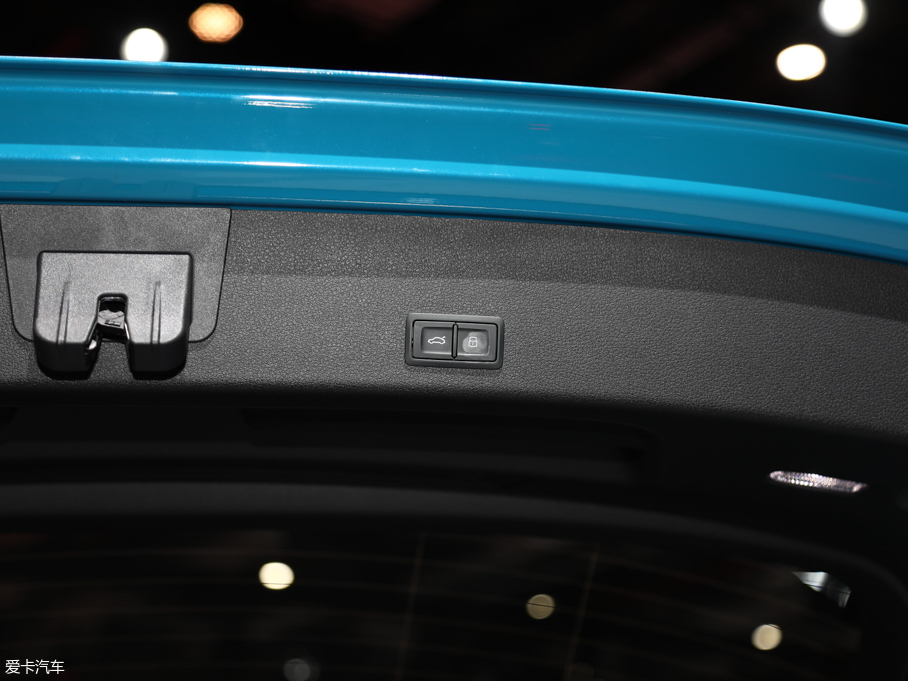 2020?yun)We-tron(M(jn)) 55 quattro r(sh)