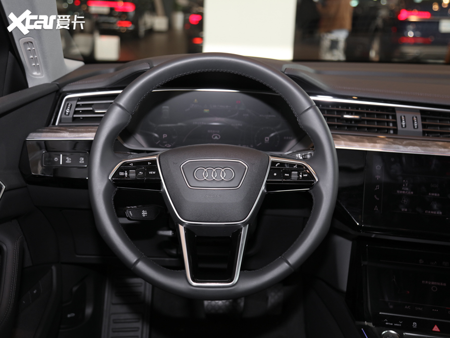 2020?yun)We-tron(M(jn)) 55 quattro r(sh)