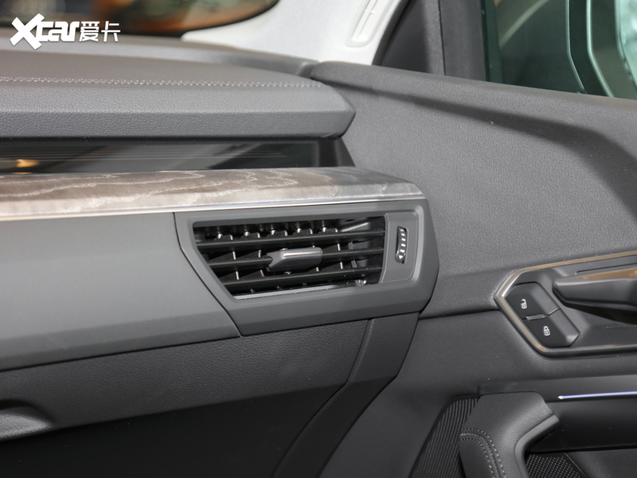 2020?yun)We-tron(M(jn)) 55 quattro r(sh)