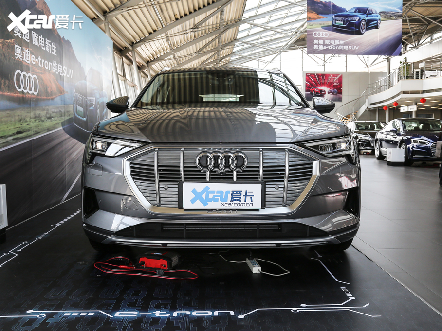 2020?yun)We-tron(M(jn)) 55 quattro r(sh)