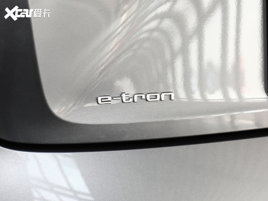 2020?yun)We-tron(M(jn)) 55 quattro r(sh)