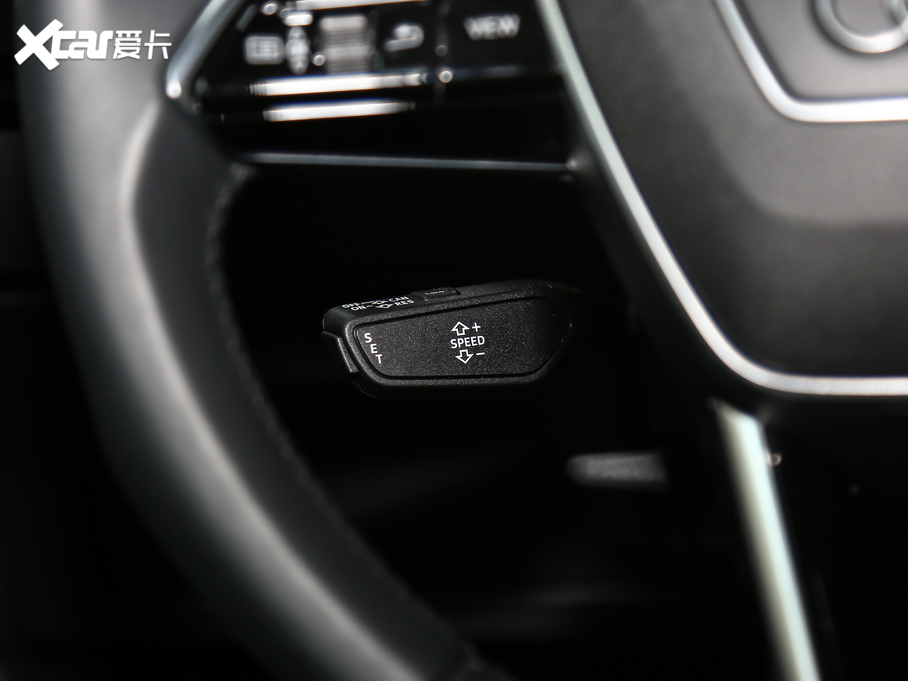 2020?yun)We-tron(M(jn)) 55 quattro r(sh)