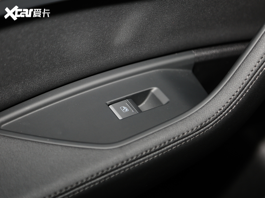 2020?yun)We-tron(M(jn)) 55 quattro r(sh)