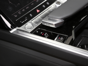 202055 quattro g п؅^