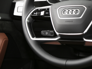 202055 quattro g п؅^