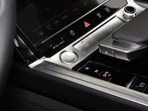 202055 quattro  п؅^(q)