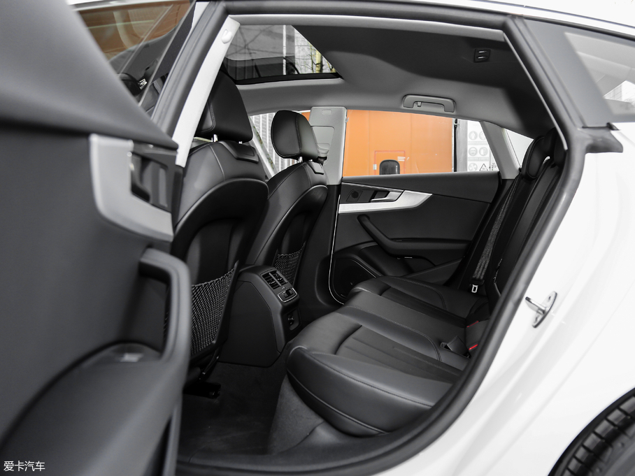 2019?yun)WA5 Sportback 45 TFSI r(sh)