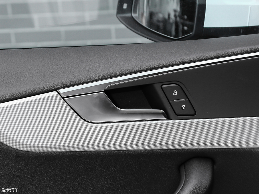 2019?yun)WA5 Sportback 45 TFSI r(sh)