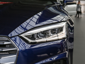 2019款Sportback 40 TFSI 时尚型 大灯