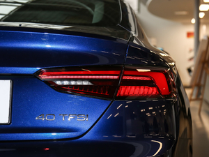 2019款Sportback 40 TFSI 时尚型 尾灯